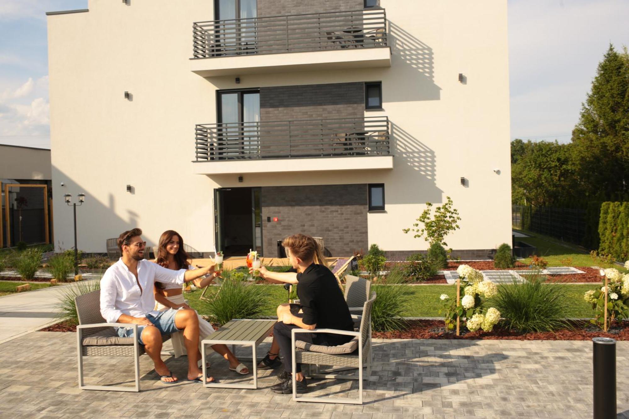 Resto Inn - Smart Apartamenty Blisko Energylandii Polwies Екстер'єр фото